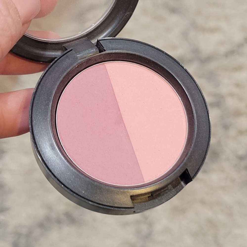 MAC, Ltd Edition, Doubles Shadows, Breath of Plum + Ring 'O' Roses